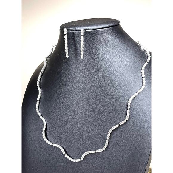 Necklace & Earrings Set Wavy Clear Silver N16 - Picture 3 of 4